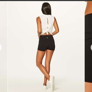 Lululemon In Movement Short *Everlux 2.5"